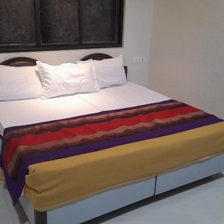 Shraddha Hotel Mumbai Kültér fotó
