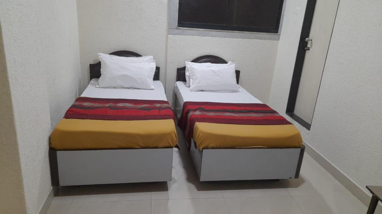 Shraddha Hotel Mumbai Kültér fotó